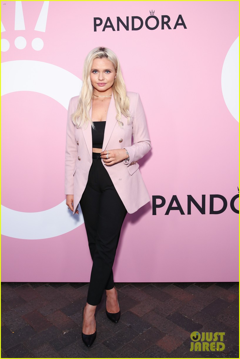 alli simpson reveals major injury from new years eve 05