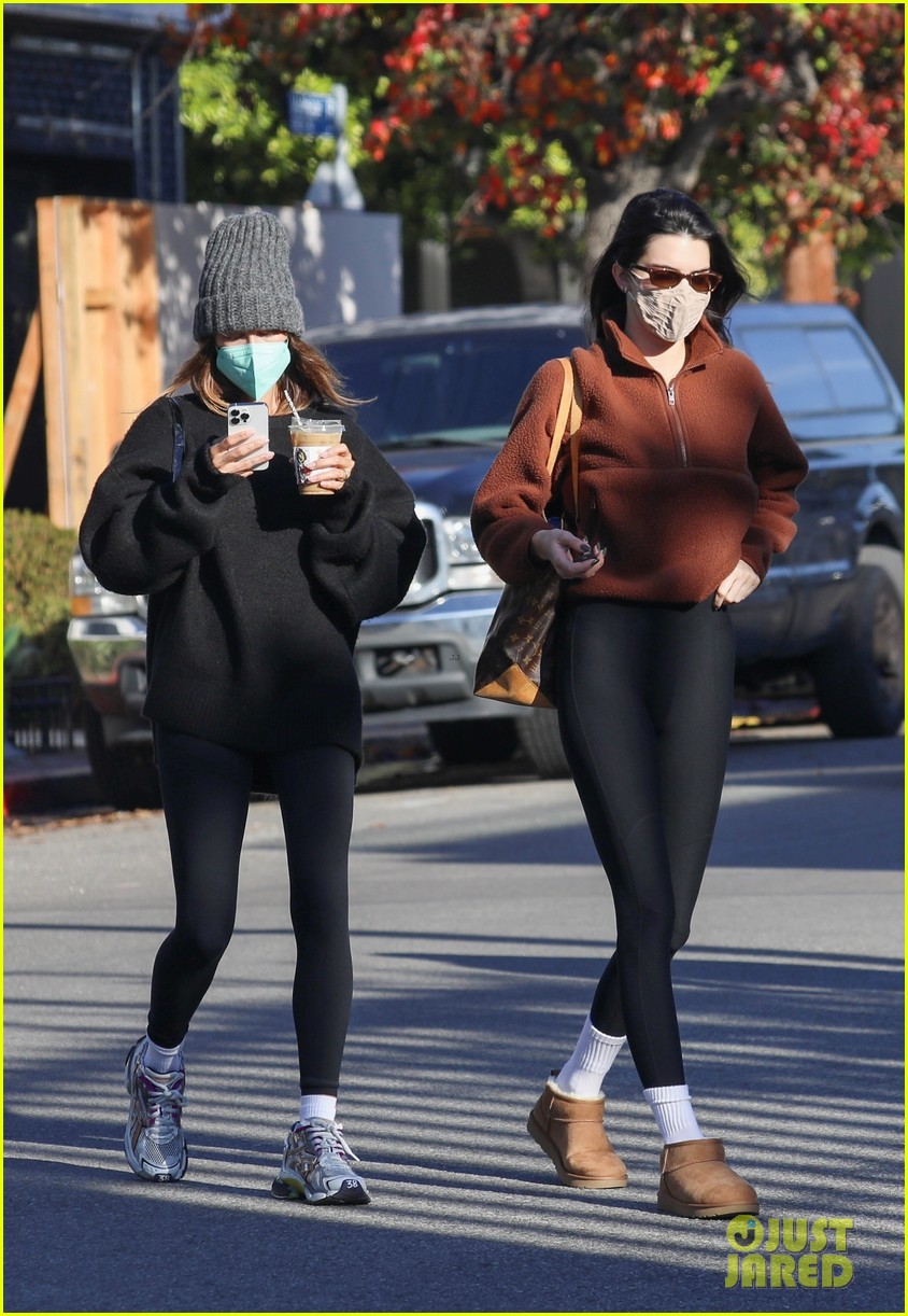 Kendall Jenner & Hailey Bieber Show Off Fit Physiques Leaving Hot Pilates  Class: Photo 4695922, Hailey Bieber, Kendall Jenner Photos