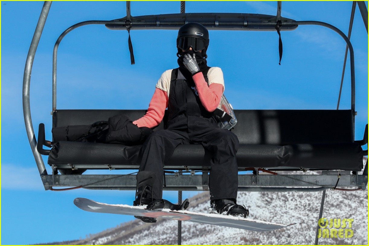 kendall jenner solo ski day 04
