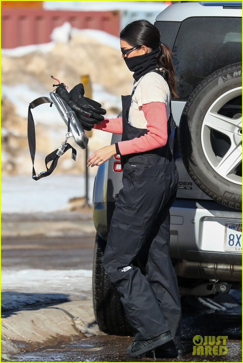 kendall jenner solo ski day 11