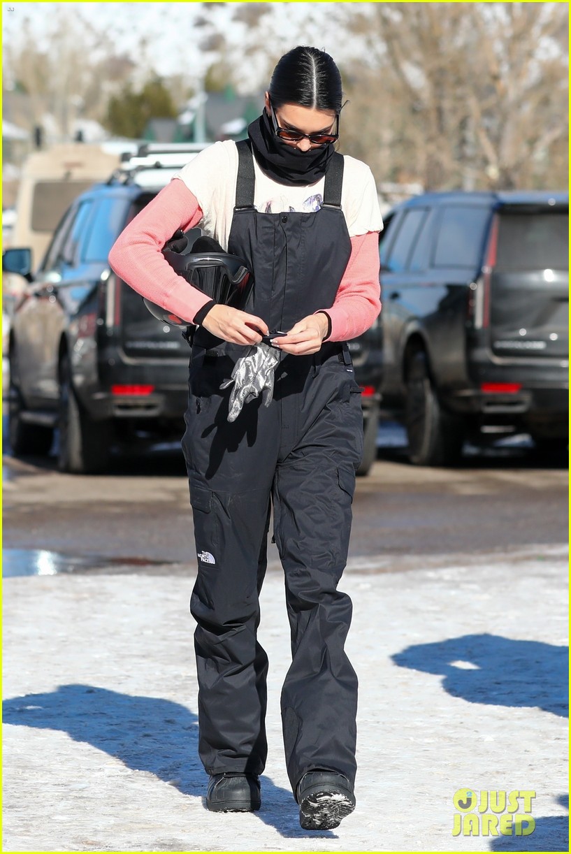 kendall jenner solo ski day 31