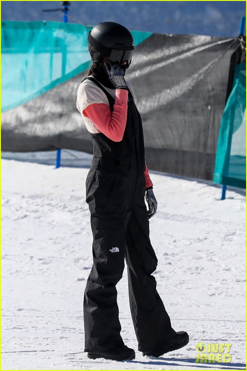 kendall jenner solo ski day 33