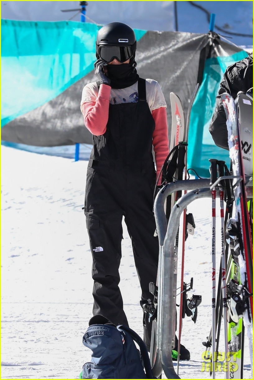 kendall jenner solo ski day 38