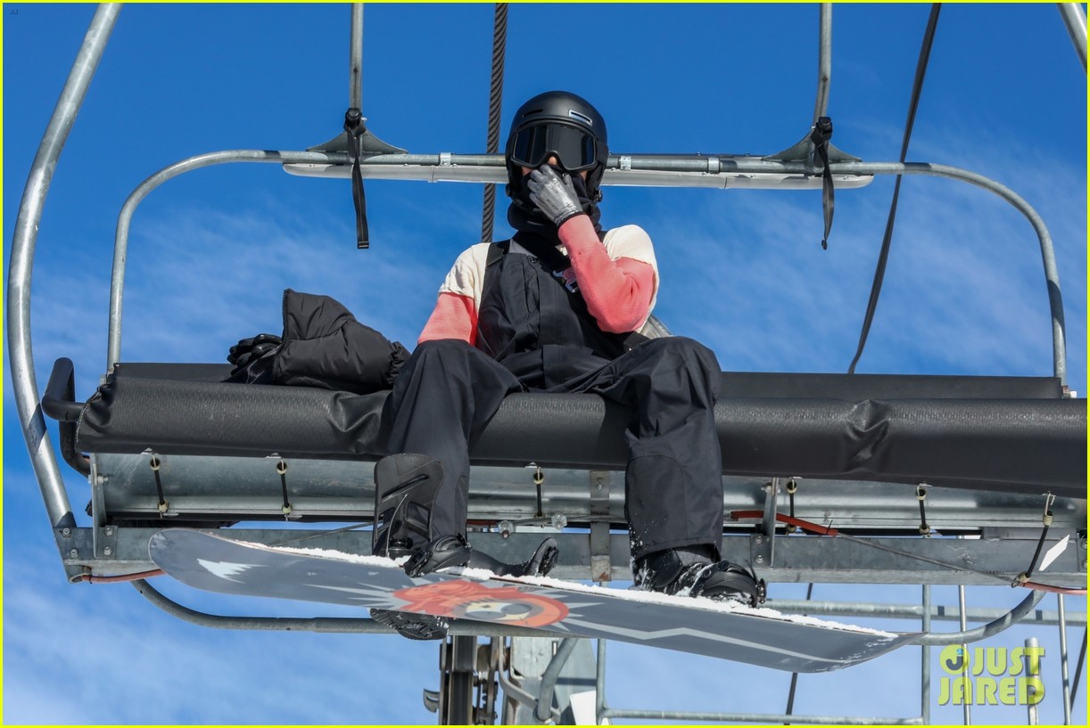 kendall jenner solo ski day 58