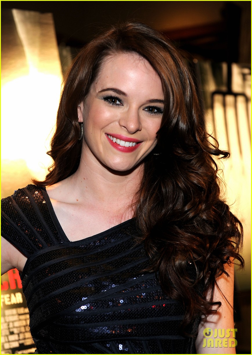 danielle panabaker pregnant with second child 01
