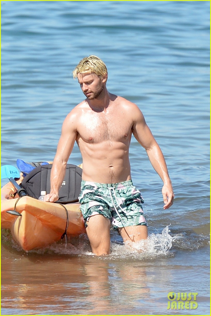 patrick schwarzenegger shows off fit physique in hawaii 10