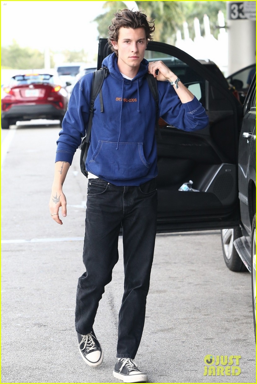 Shawn Mendes Flies Out of Miami After His Quick Trip | Photo 1335157 ...