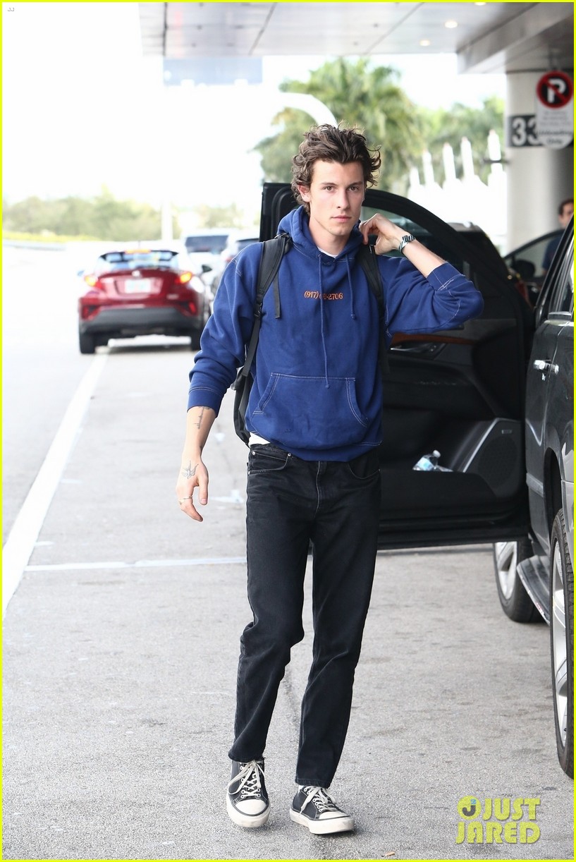 Shawn Mendes Flies Out of Miami After His Quick Trip | Photo 1335175 ...