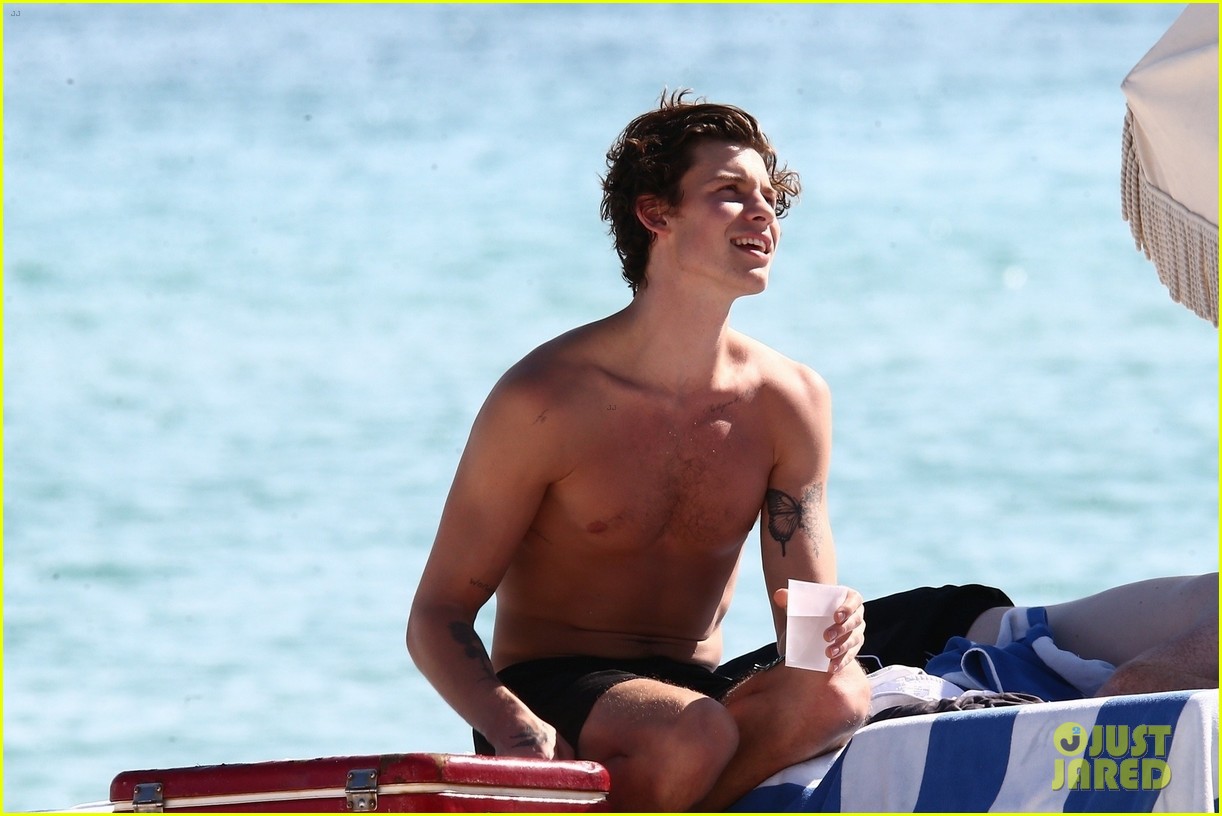 shawn mendes shows off his shirtless bod at the beach 13