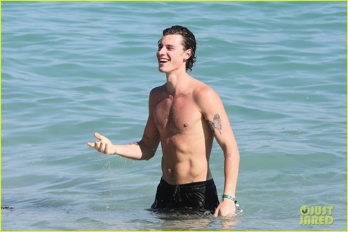 shawn mendes shows off his shirtless bod at the beach 29