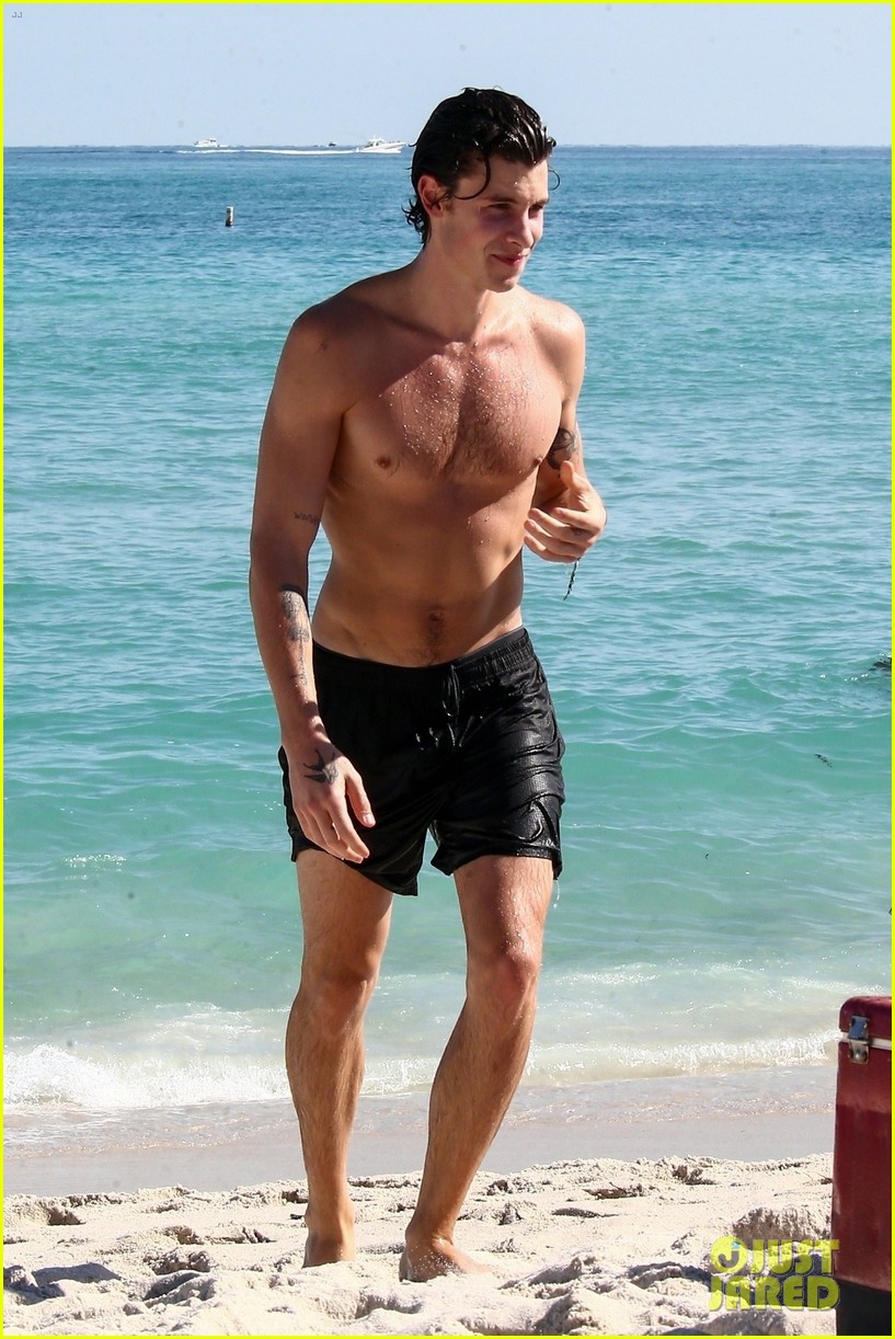 shawn mendes shows off his shirtless bod at the beach 34
