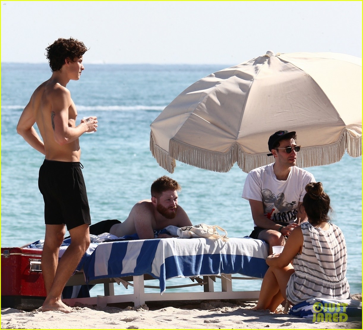 shawn mendes shows off his shirtless bod at the beach 37