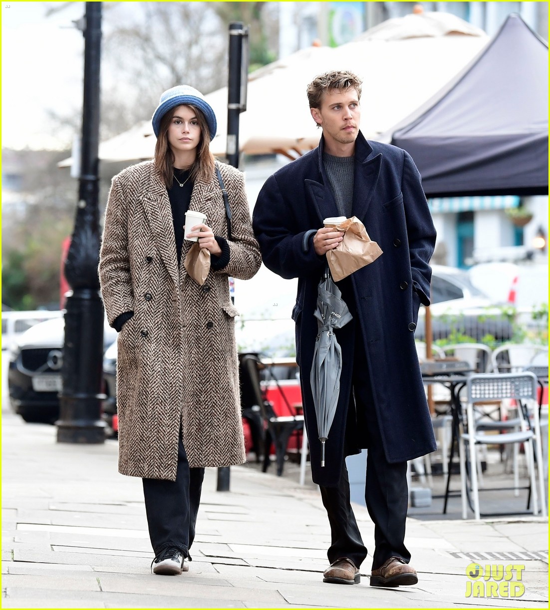 kaia gerber austin butler couple up for valentines day outing 51