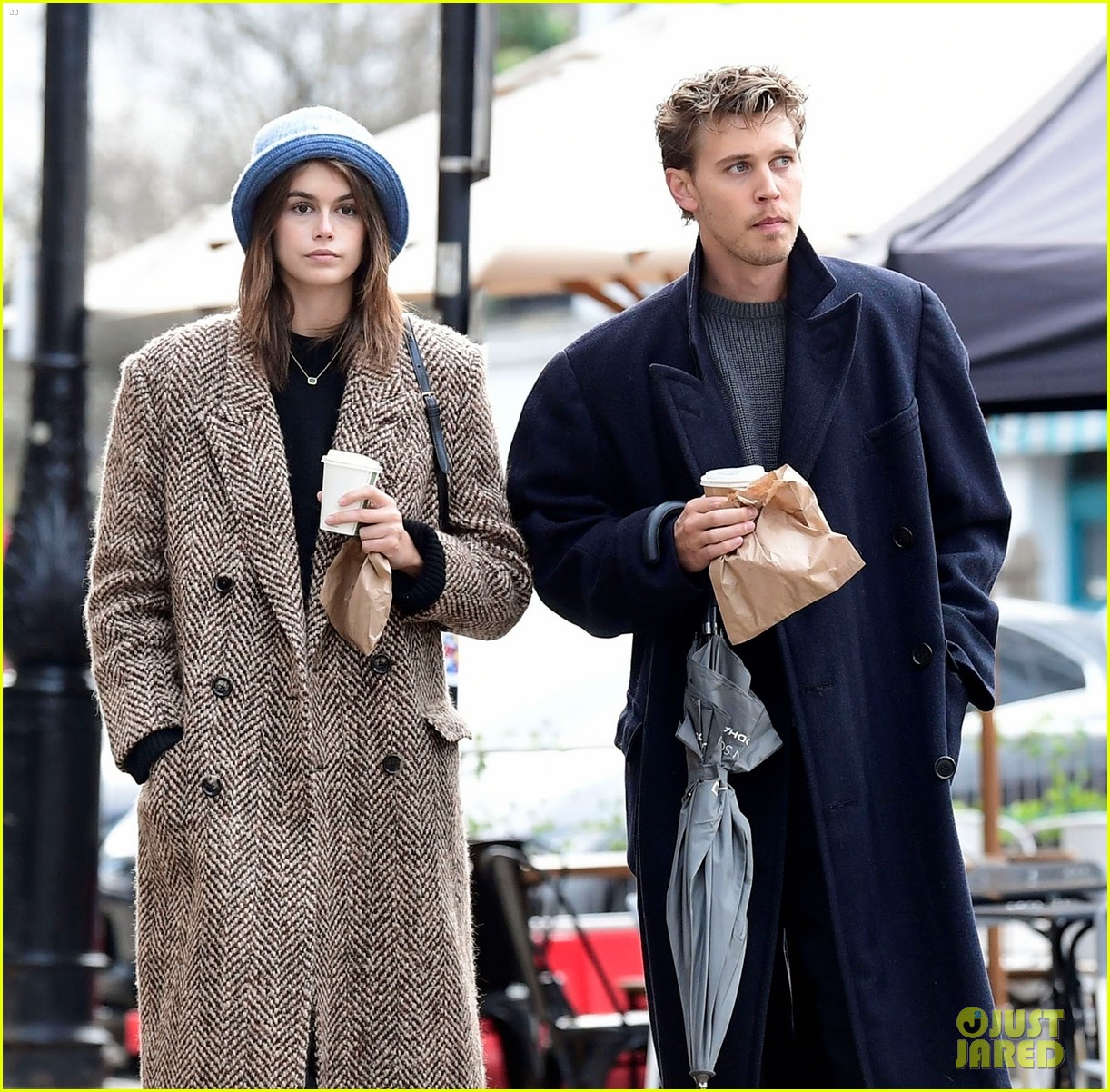 kaia gerber austin butler couple up for valentines day outing 52