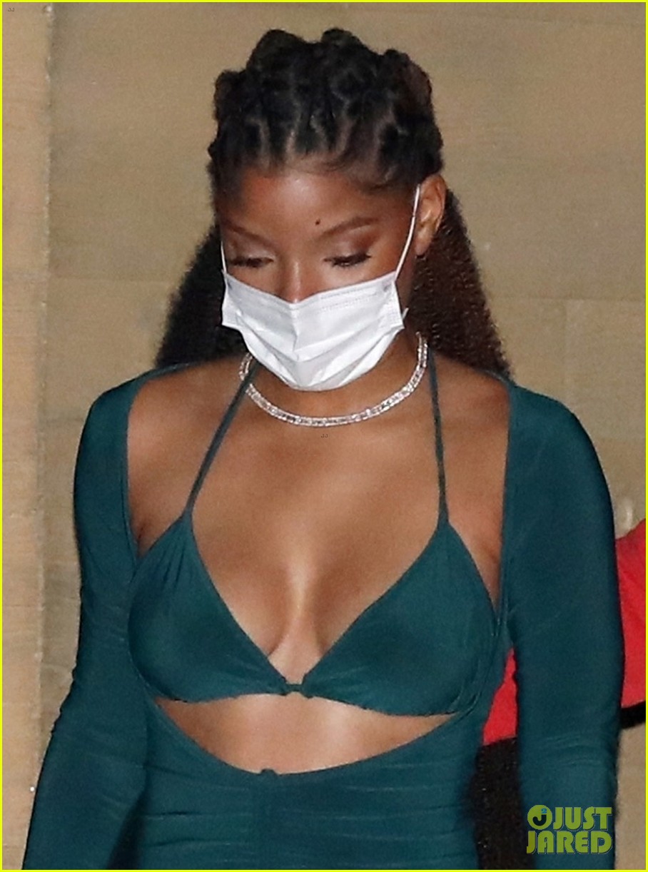 halle bailey rumored beau ddg step out for malibu dinner 02