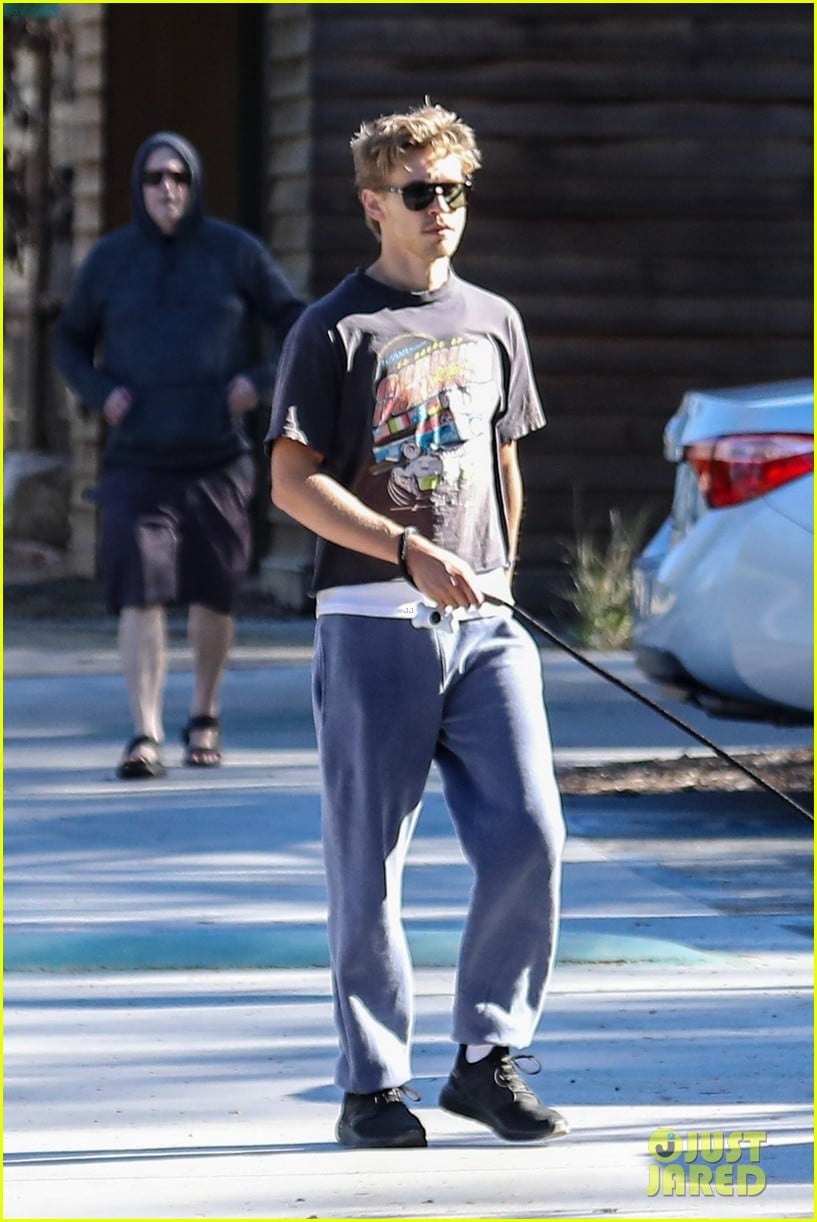 Kaia Gerber Enjoys A Day Out with Austin Butler | Photo 1337218 - Photo ...