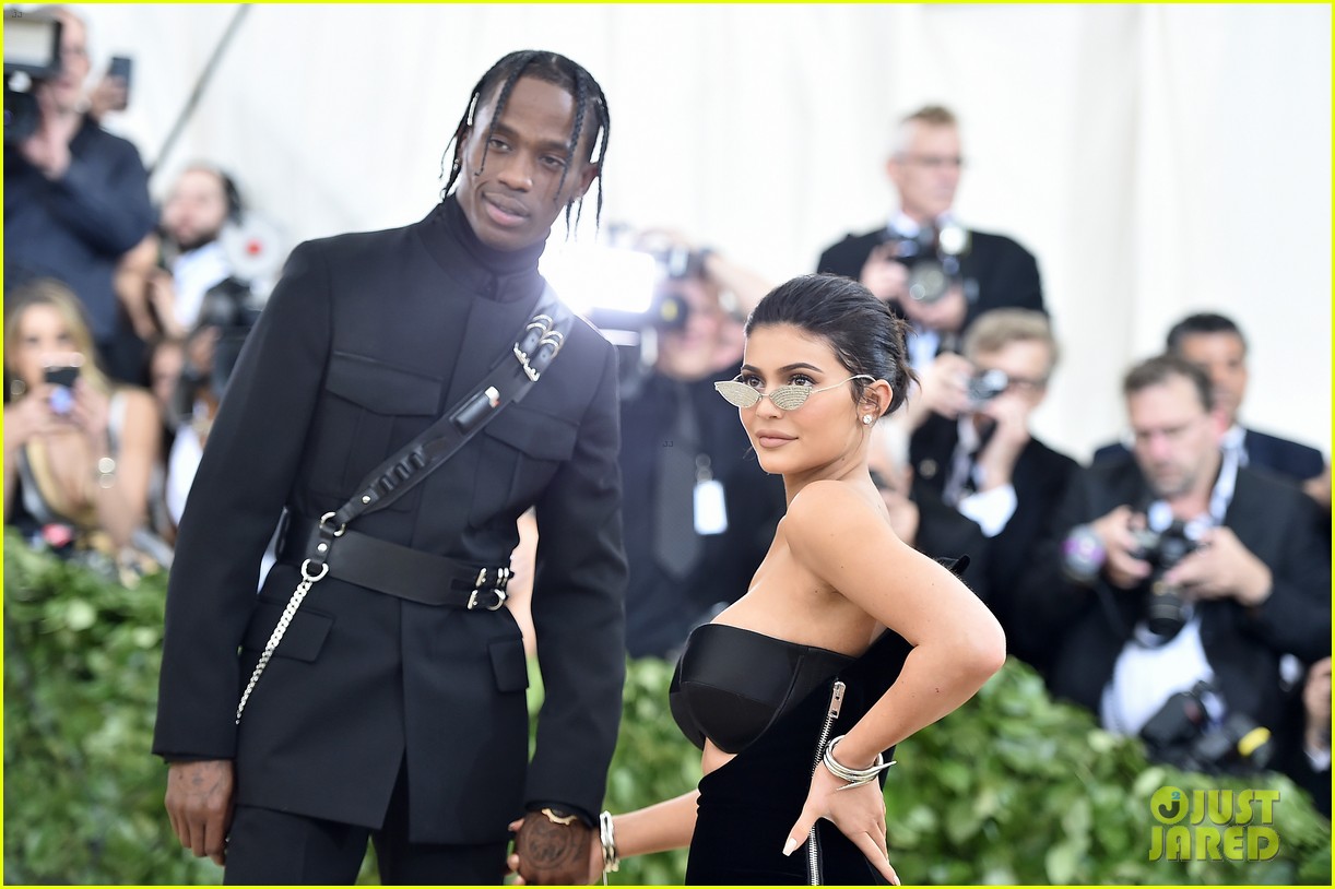 kylie jenner and travis scott welcome second child 14
