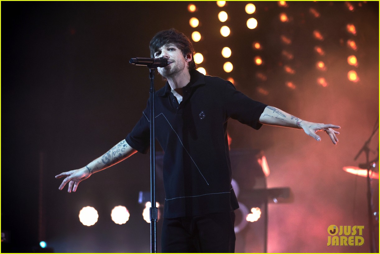 louis tomlinson performs to sold out crowd in nashville photos 04
