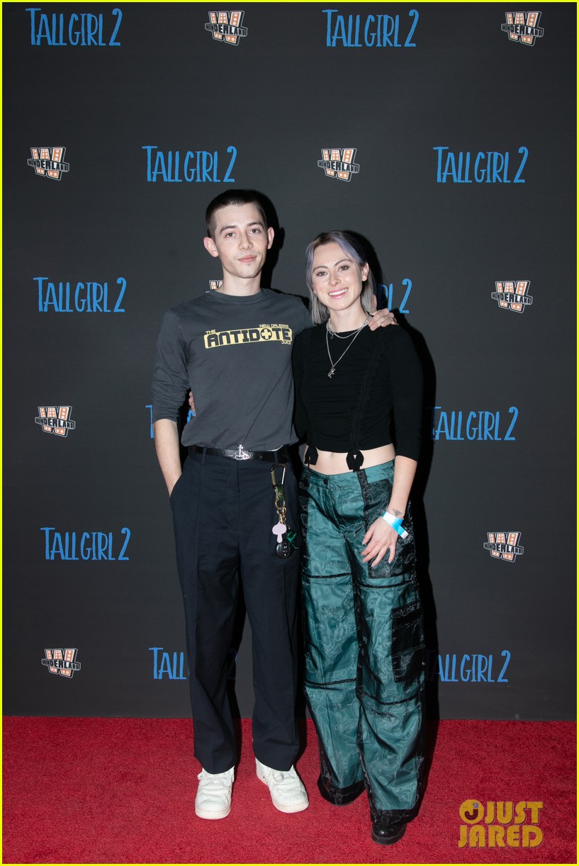 griffin gluck shows off shaved head at tall girl 2 screening 10