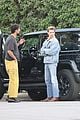 austin butler hugs a friend while meeting up in la 02