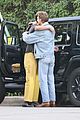 austin butler hugs a friend while meeting up in la 04