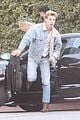 austin butler hugs a friend while meeting up in la 16