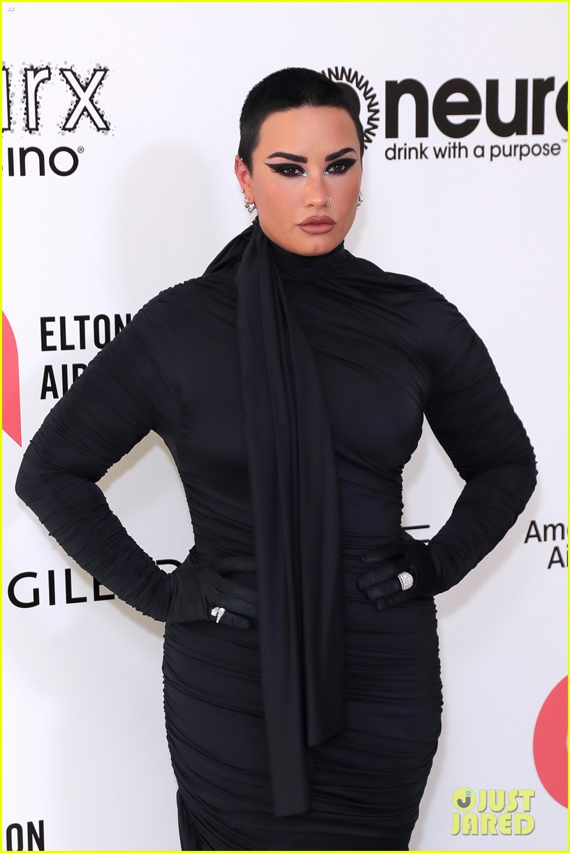 demi lovato lucy hale more attend elton johns oscars party 15