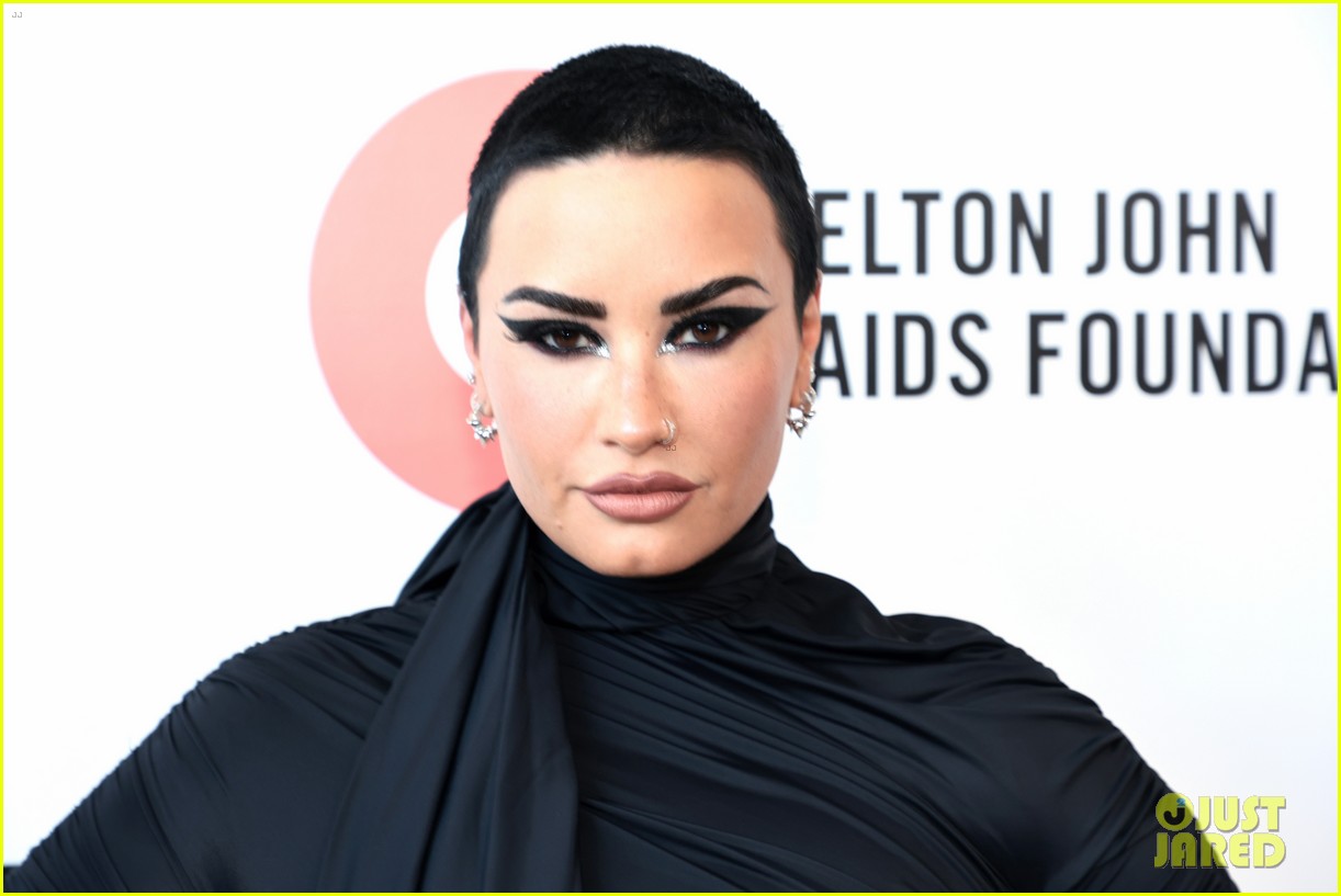demi lovato lucy hale more attend elton johns oscars party 21