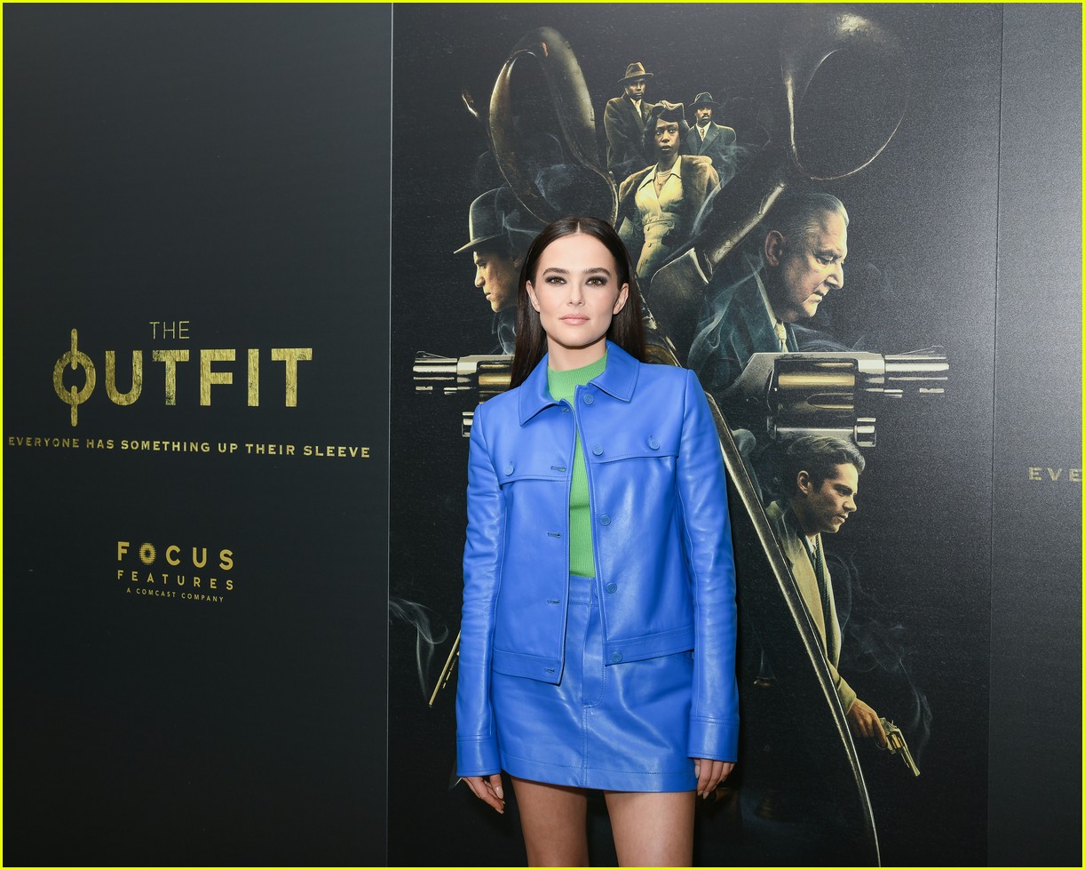 dylan obrien zoey deutch attend the outfit screening nyc 07