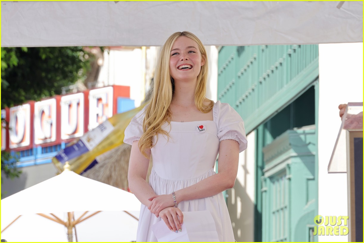 elle fanning helps honor francis ford coppola at walk of fame ceremony 02