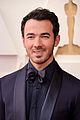 kevin jonas attends the oscars after new reality show announcement 05