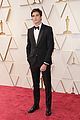 shawn mendes jacob elordi keep it classic at the oscars 2022 08