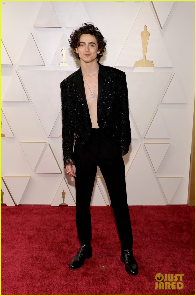 timothee chalamet goes for shirtless look at the oscars 2022 03