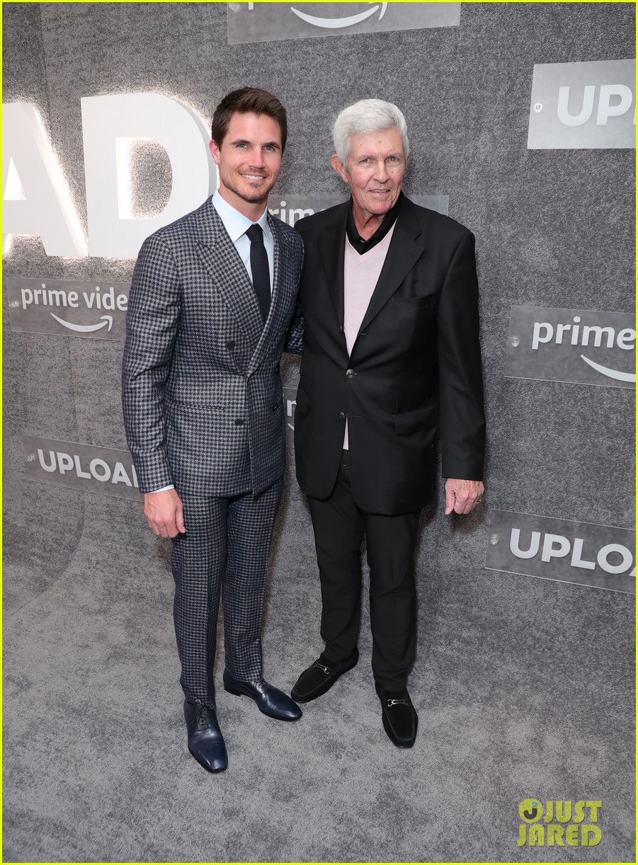 robbie amell andy allo more premiere season two of upload 09