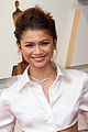 zendaya shines while arriving for the oscars 2022 27