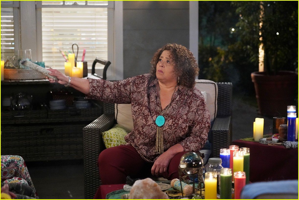 abc sets series finale date for black ish 08