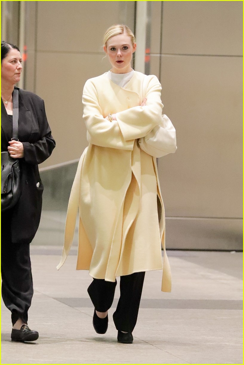elle fanning grabs dinner with lucy liu in nyc 22