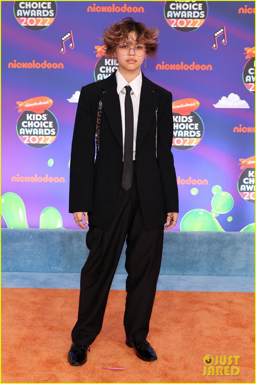 jace norman danger force cast attend kids choice awards after new episode airs 05