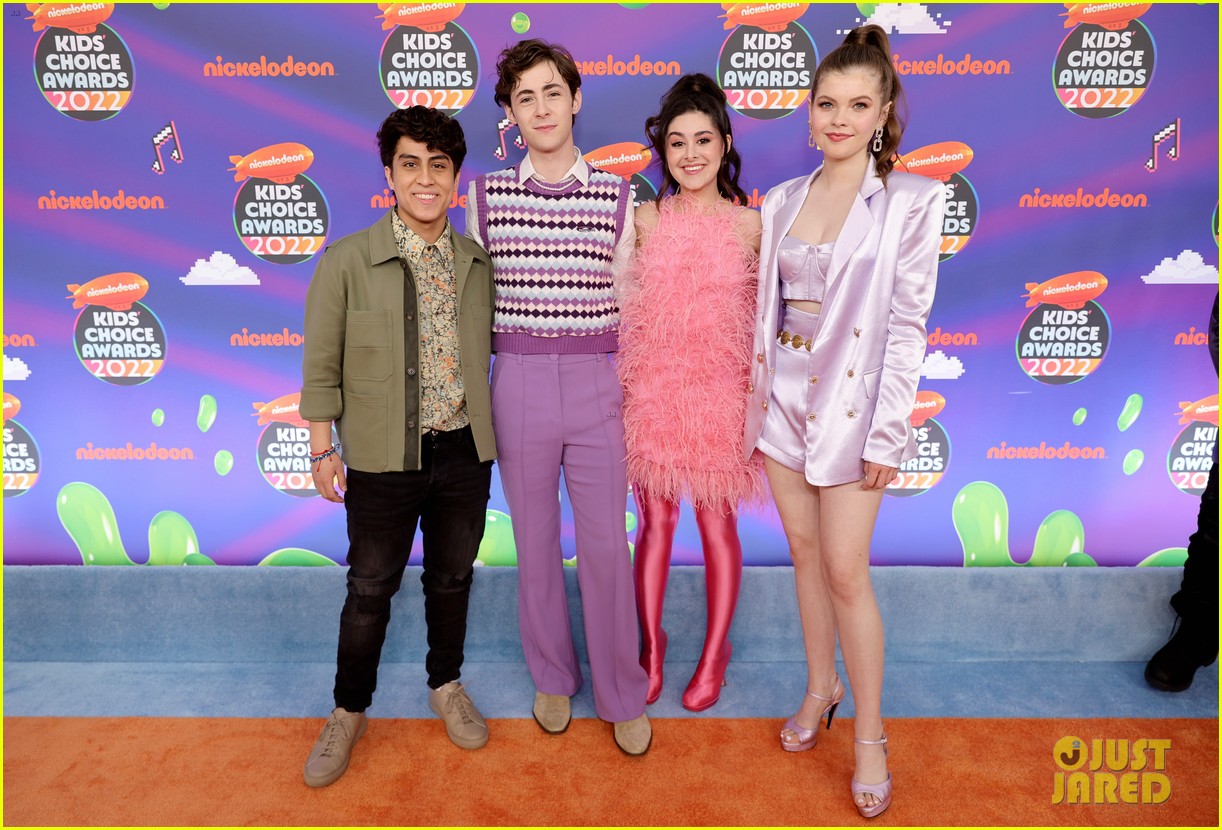 the cast of warped step out for kids choice awards after crossover sneak peek 07