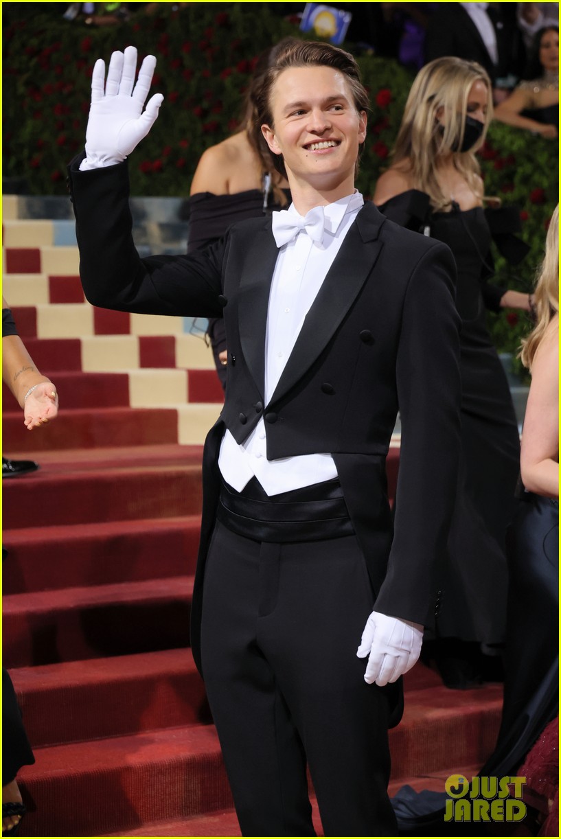 ansel elgort shares a moment with adrien brody on the met gala steps 05