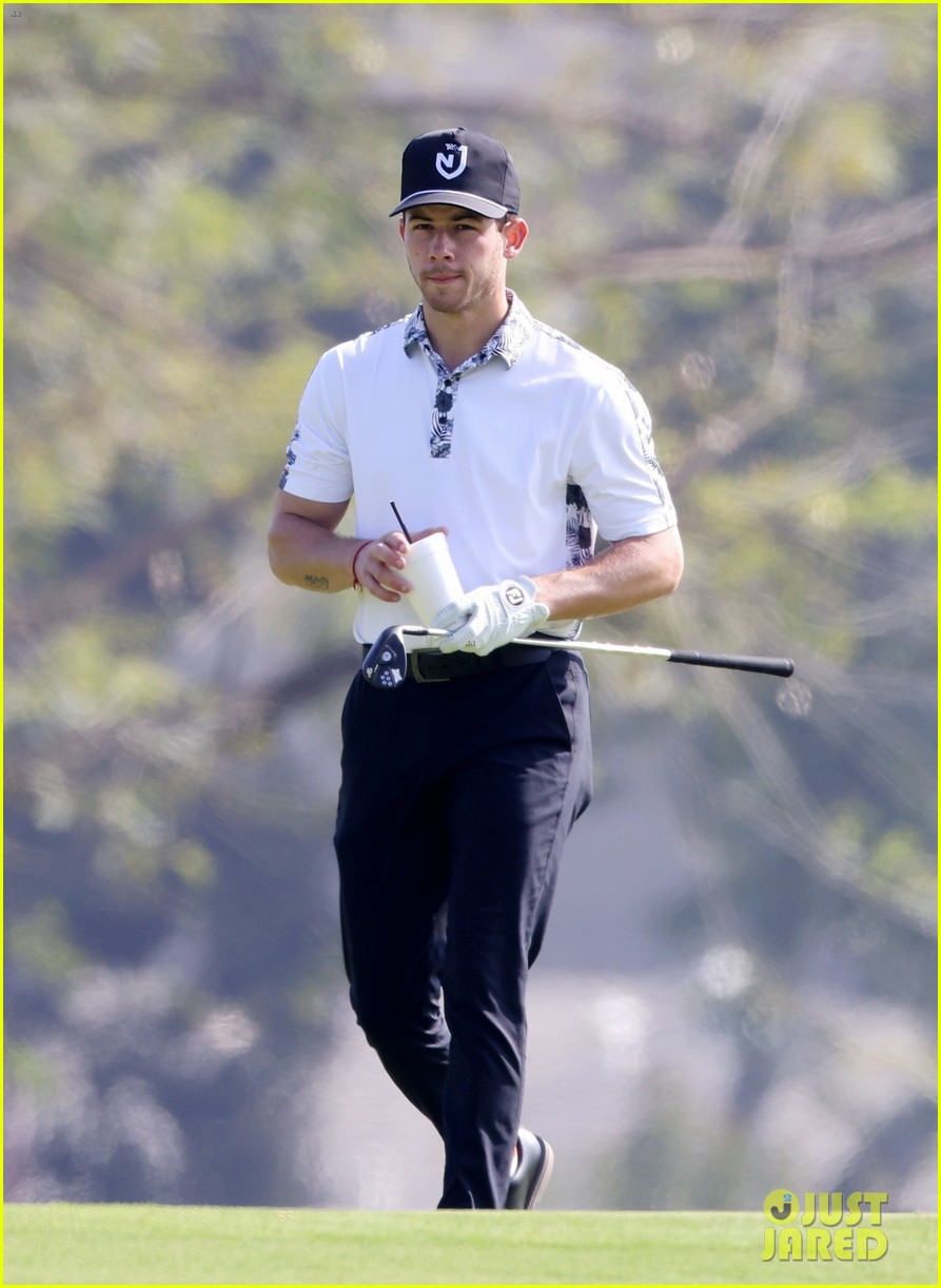 nick jonas spends the day playing golf with daren kagasoff 18