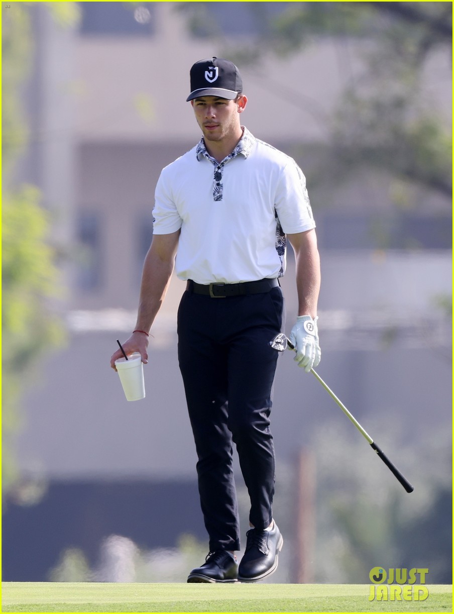 nick jonas spends the day playing golf with daren kagasoff 22