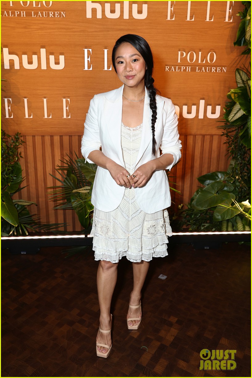 baby sitters clubs momona tamada xochitl gomez reunite at elle hollywood rising event 20