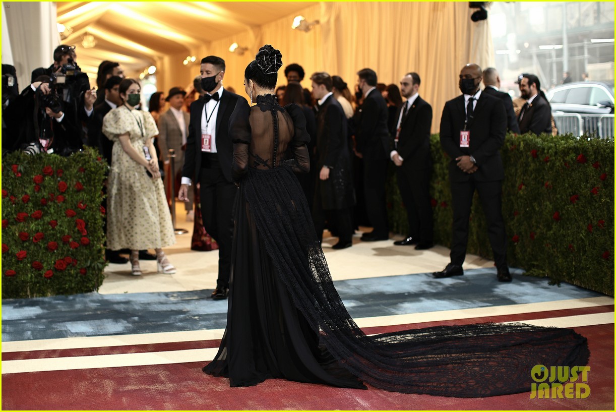 vanessa hudgens one of the first on met gala red carpet 13