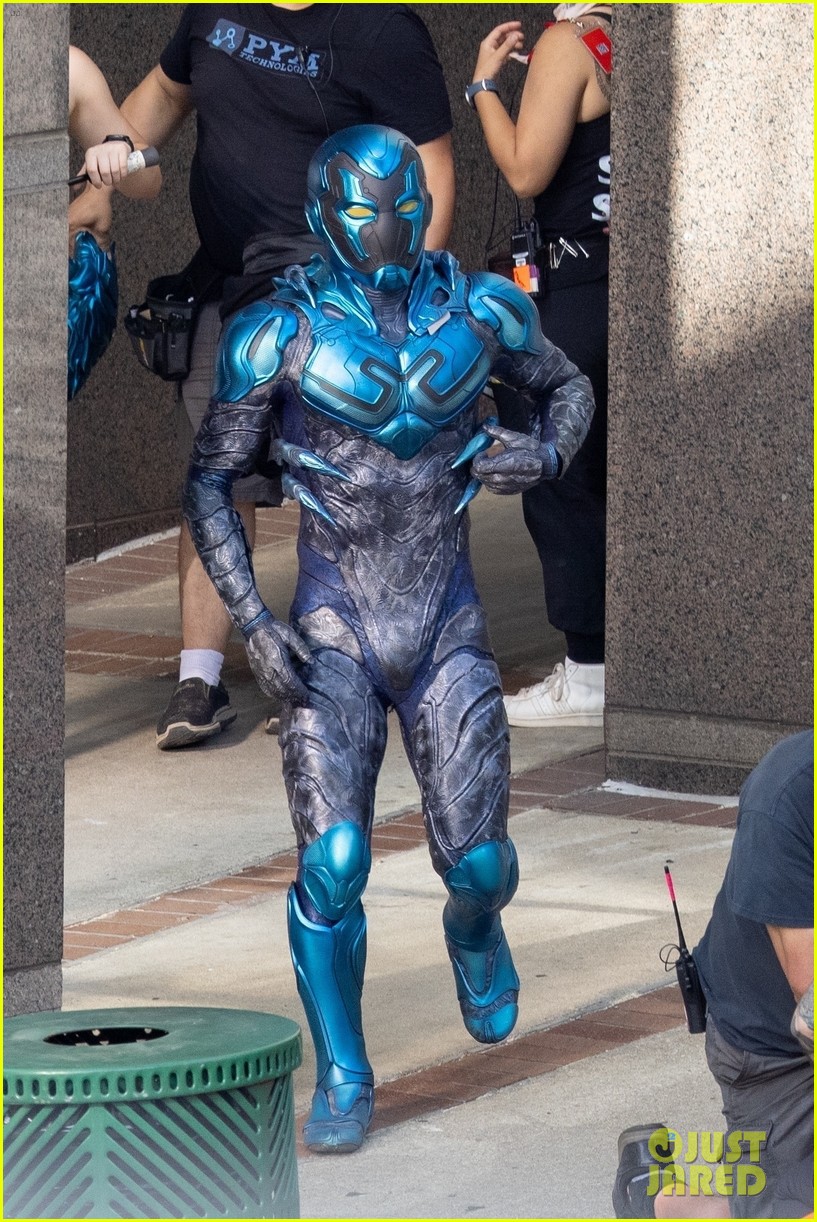 xolo mariduena gets into full costume on blue beetle set see the photos 06