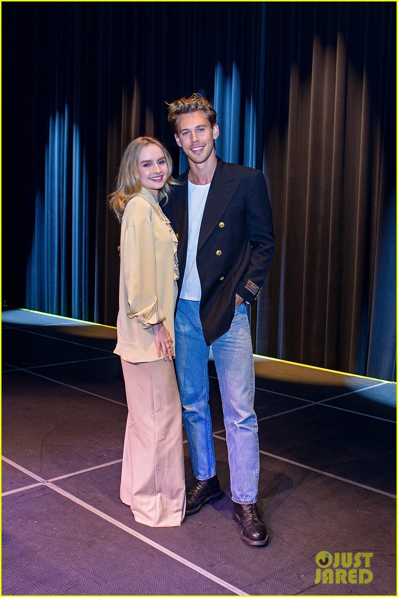 austin butler talks being nervous to work with tom hanks aka woody 05