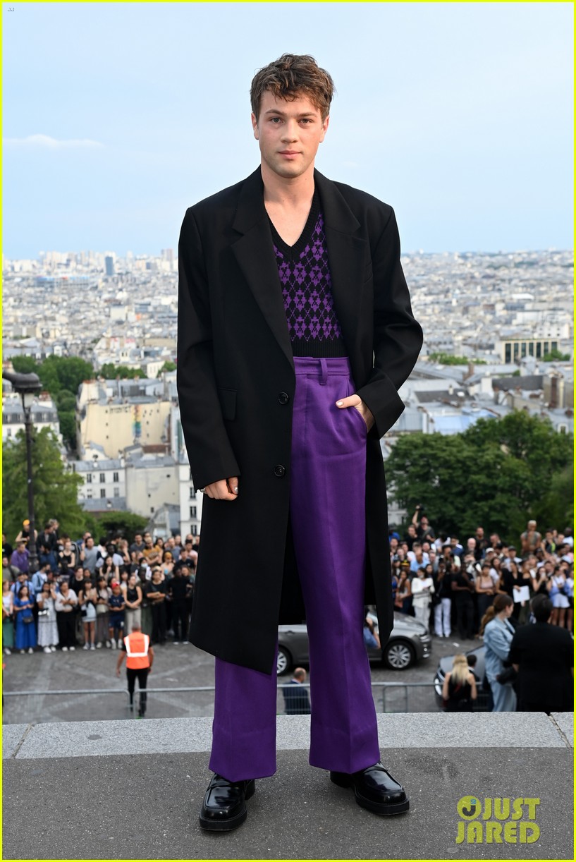 heartstopper joe locke sebastian croft take over paris fashion week mens 27