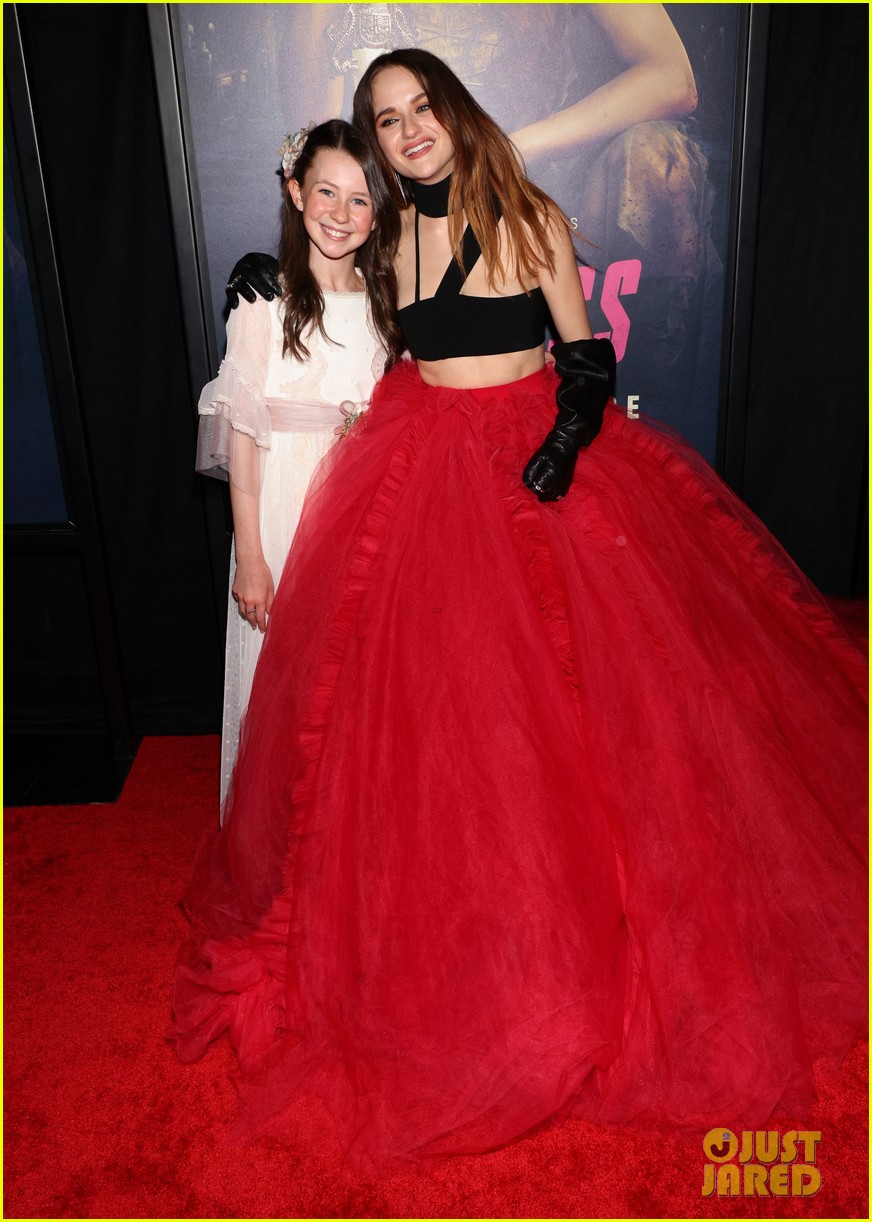 joey king slays the red carpet at the princess premiere 23