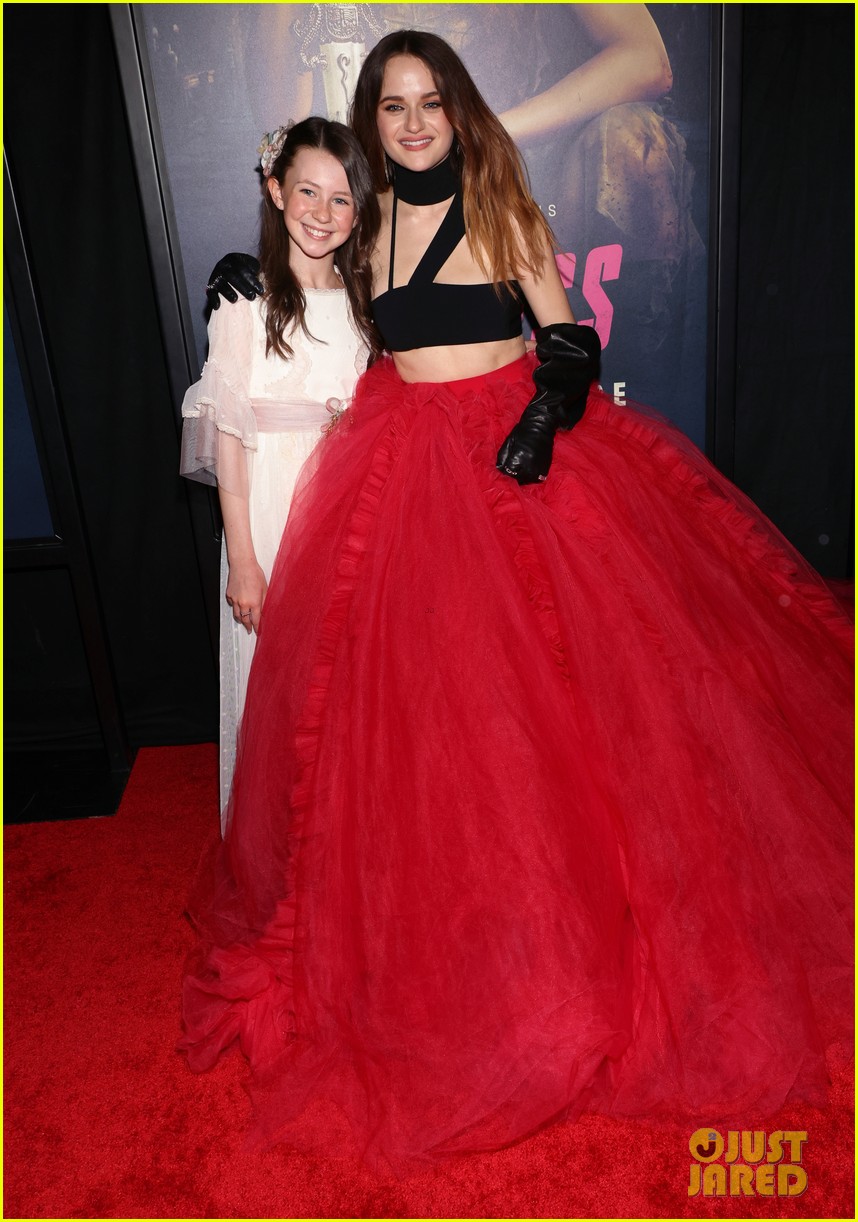 joey king slays the red carpet at the princess premiere 24