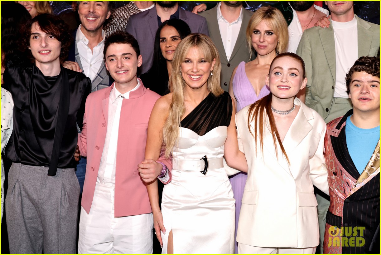 noah schnapp millie bobby brown marriage pact 05